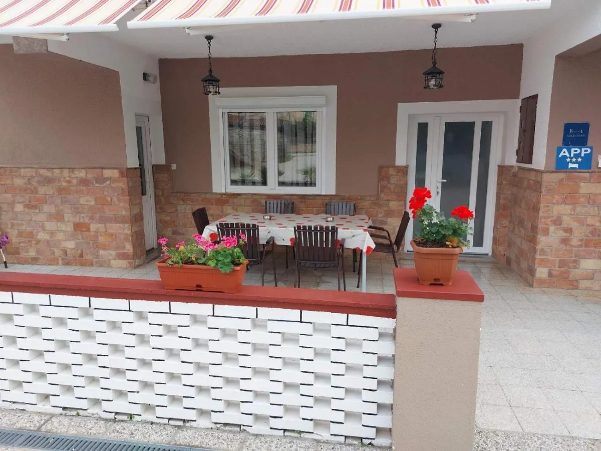 Apartments Baksa Kanfanar